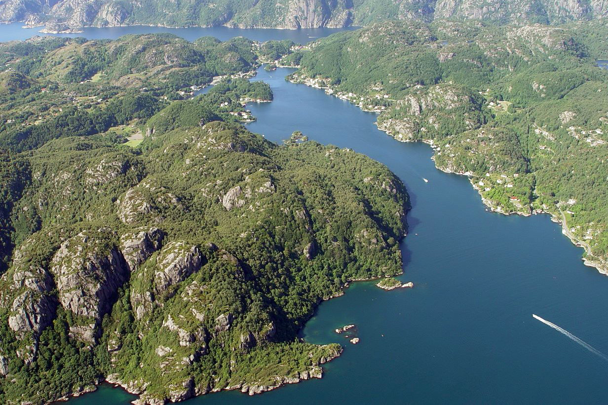 Rasvagfjord mitten in Hidra