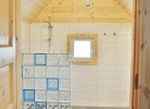 2 Bäder mit Dusche und WC pro Lodge
