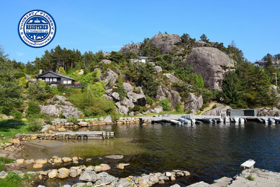 Nils Hytte bei Sirevåg-Hellvik, Sundufer nördl. Eigeroya u. Egersund