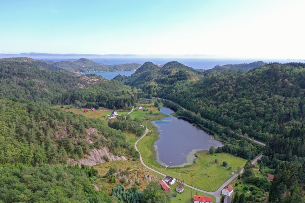 weiterer See oberhalb des Hauses (Drone)