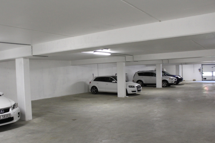 die Garage mit Stellplatz