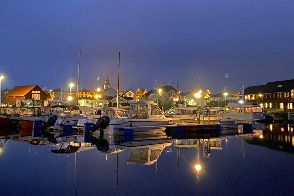 Borshavn bei Nacht